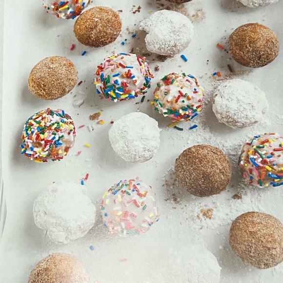 American Girl Breakfast & Brunch Fabulous Recipes to Start Your Day NWOT - Picture 5 of 10